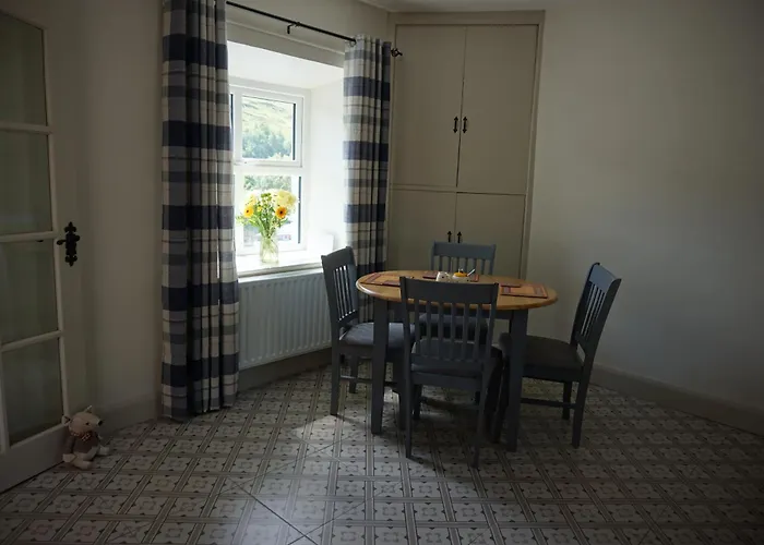 Sally's * Mullanmore